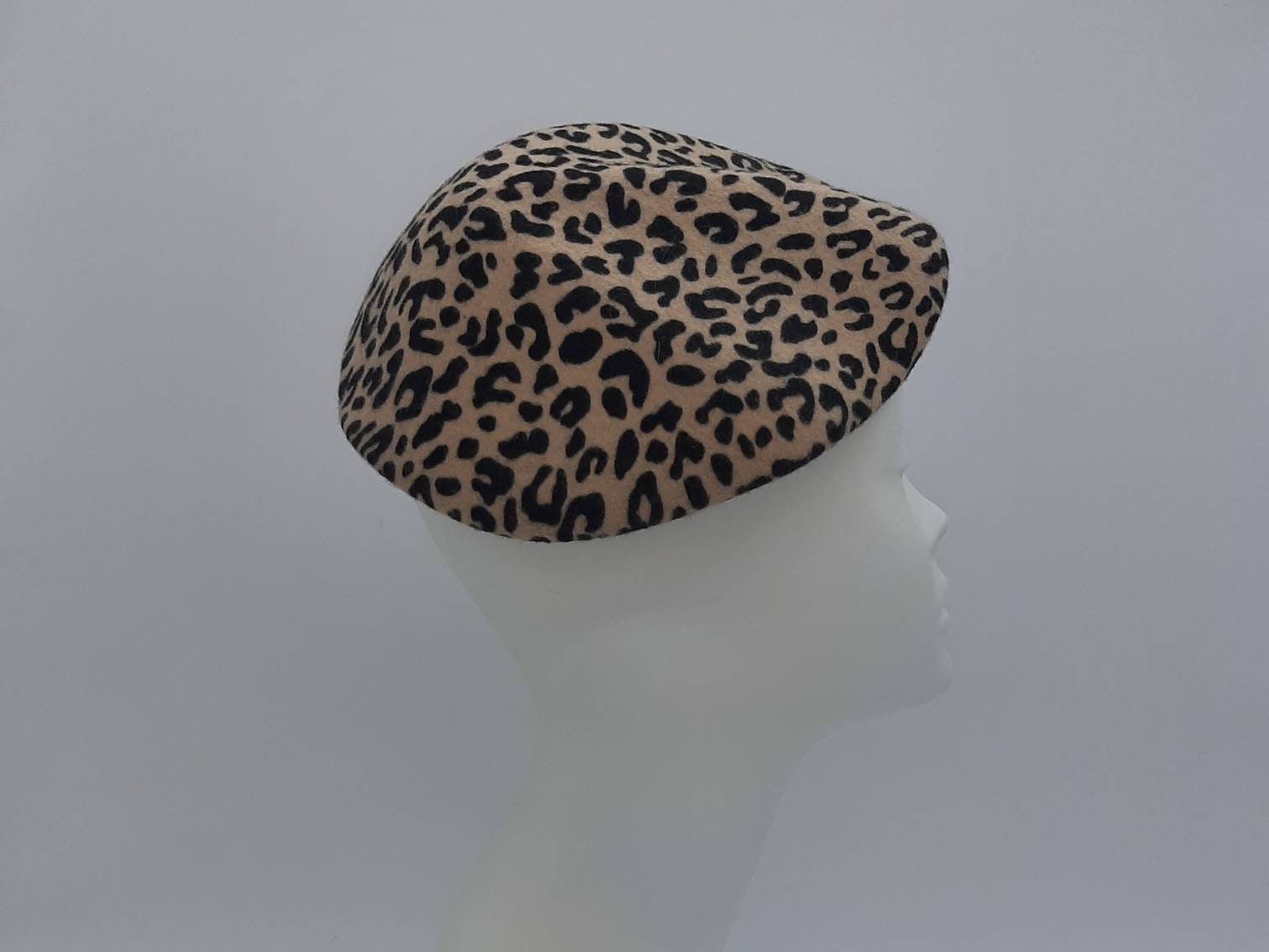 Shell hat in Leopard and Red Felt